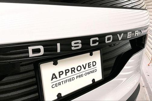 Fuji White 2025 Land Rover Discovery S