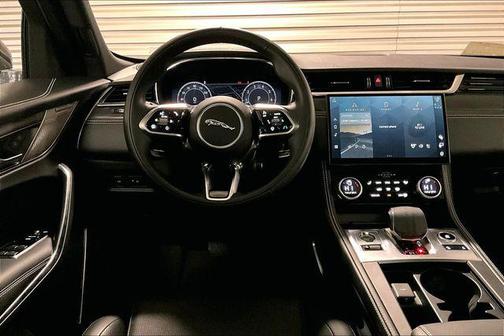 2025 Jaguar F-PACE P250