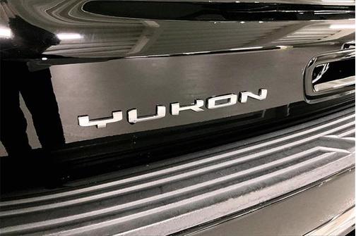 2022 GMC Yukon XL SLT