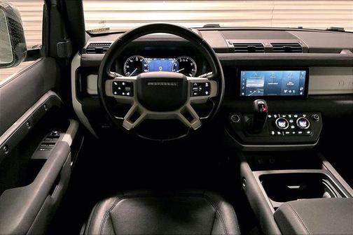 2023 Land Rover Defender SE