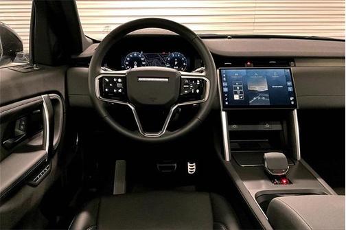 2025 Land Rover Discovery Sport SE