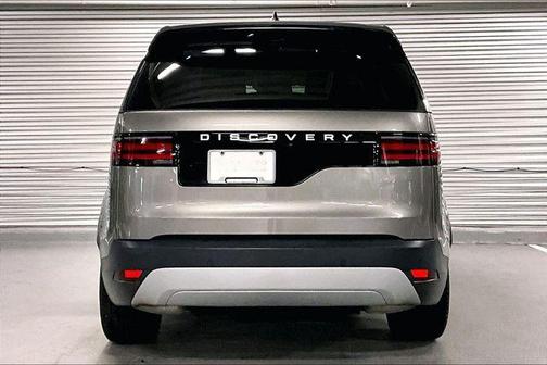 Silicon Silver Premium Metallic 2025 Land Rover Discovery S