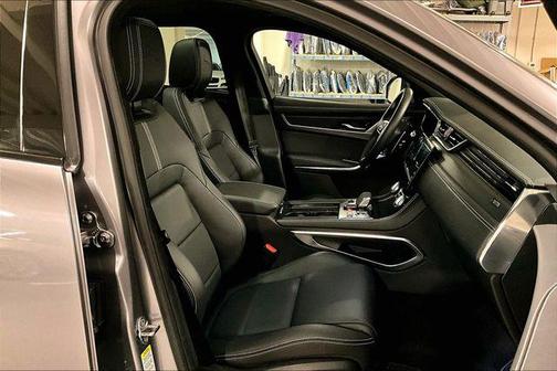 2025 Jaguar F-PACE P250