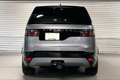 Eiger Grey Metallic 2025 Land Rover Discovery Dynamic SE