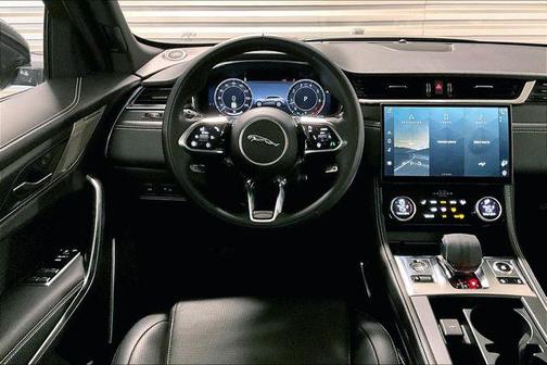 2025 Jaguar F-PACE P250