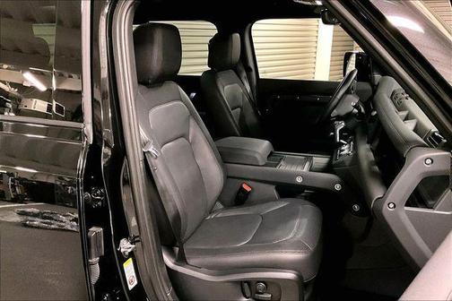 2023 Land Rover Defender X-Dynamic SE