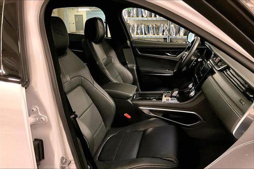 2025 Jaguar F-PACE P250