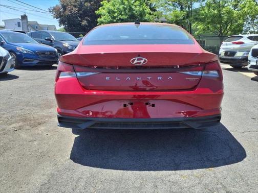 2022 Hyundai ELANTRA SEL