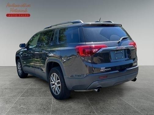2017 GMC Acadia SLE-2