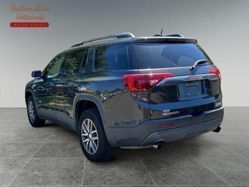 2017 GMC Acadia SLE-2