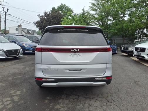 2022 Kia Carnival LX