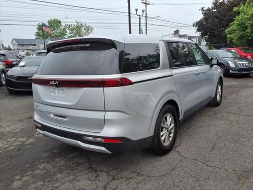 2022 Kia Carnival LX