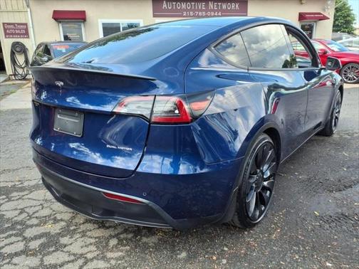 2022 Tesla Model Y Performance Dual Motor All-Wheel Drive