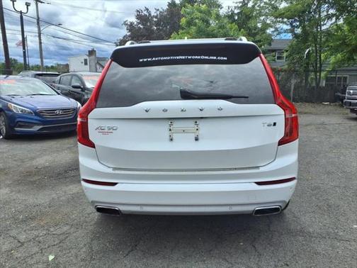 2016 Volvo XC90 T6 Momentum