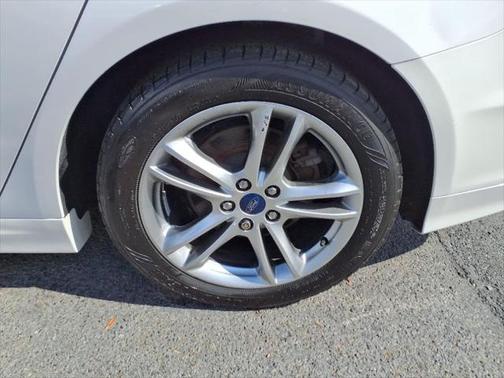 2016 Ford Fusion Hybrid SE