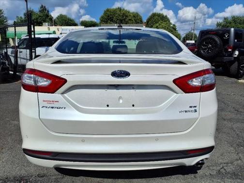 2016 Ford Fusion Hybrid SE