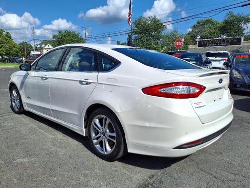 2016 Ford Fusion Hybrid SE