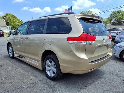 2012 Toyota Sienna LE