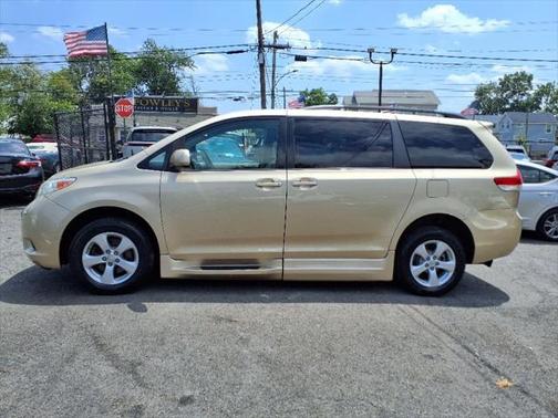 2012 Toyota Sienna LE