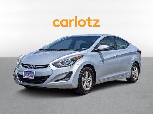 Photo 3 of 35 of 2014 Hyundai Elantra SE