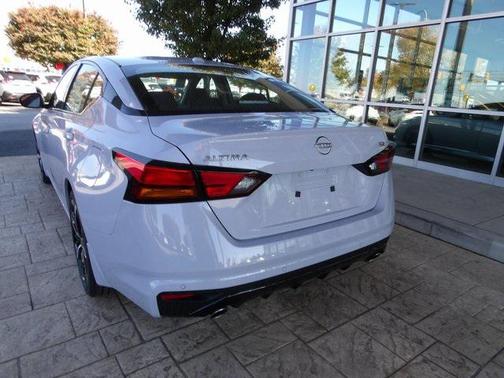 2025 Nissan Altima SR FWD