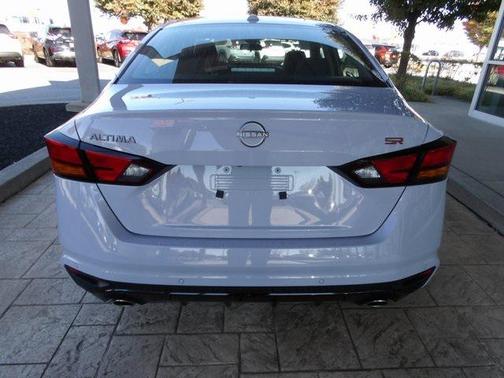 2025 Nissan Altima SR FWD