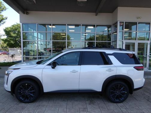 Everest White Pearl Tricoat 2026 Nissan Pathfinder SL