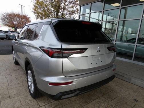 2025 Mitsubishi Outlander ES 2.5 S-AWC