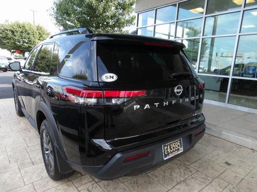 2022 Nissan Pathfinder SV 4WD