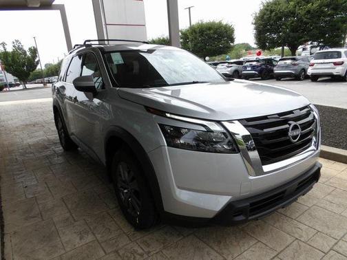 2025 Nissan Pathfinder SV 4WD