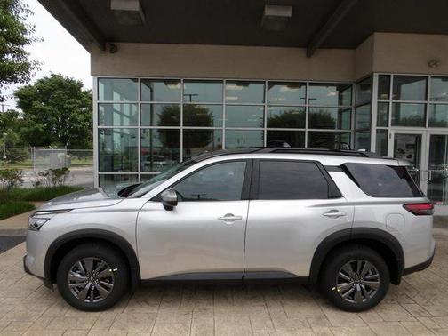 2025 Nissan Pathfinder SV 4WD