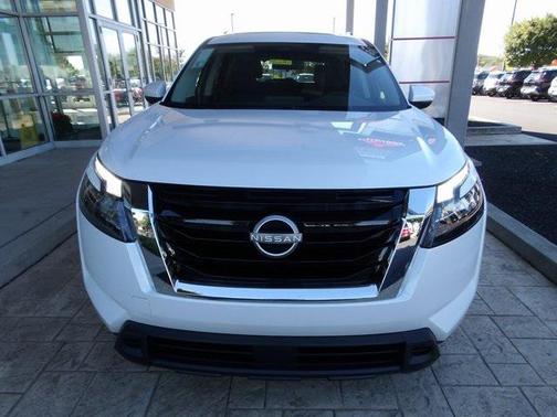 2025 Nissan Pathfinder SV 4WD