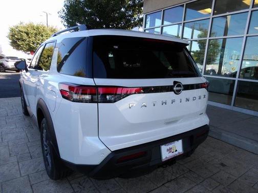 2025 Nissan Pathfinder SV 4WD