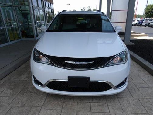 2018 Chrysler Pacifica Touring-L Plus
