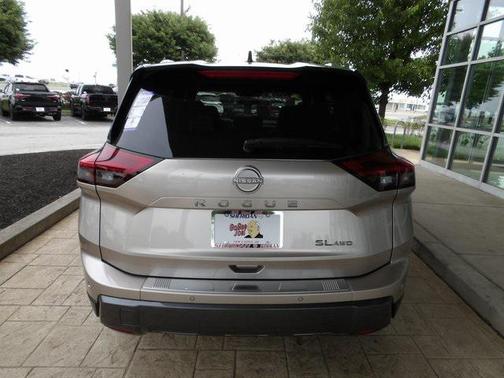 2025 Nissan Rogue SL