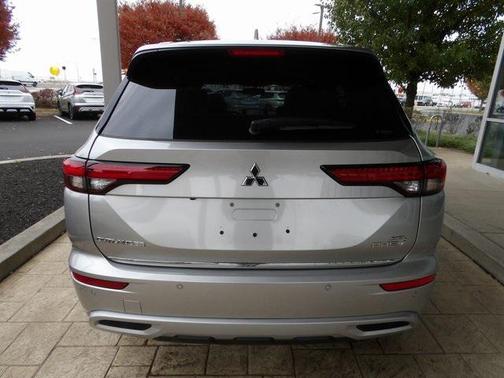 2025 Mitsubishi Outlander PHEV SEL