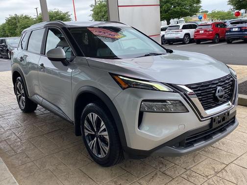 Brilliant Silver Metallic 2023 Nissan Rogue SV