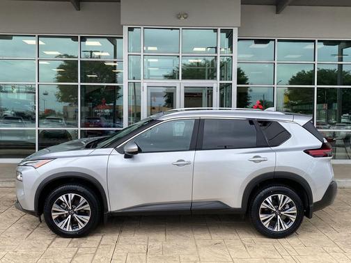 Brilliant Silver Metallic 2023 Nissan Rogue SV