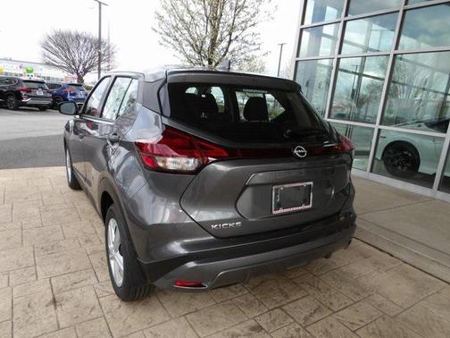 2025 Nissan Kicks S