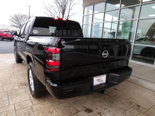 2023 Nissan Frontier SV