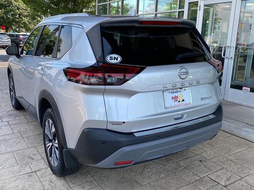 Brilliant Silver Metallic 2023 Nissan Rogue SV