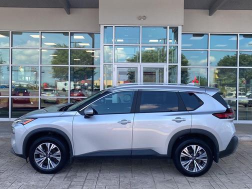Brilliant Silver Metallic 2023 Nissan Rogue SV