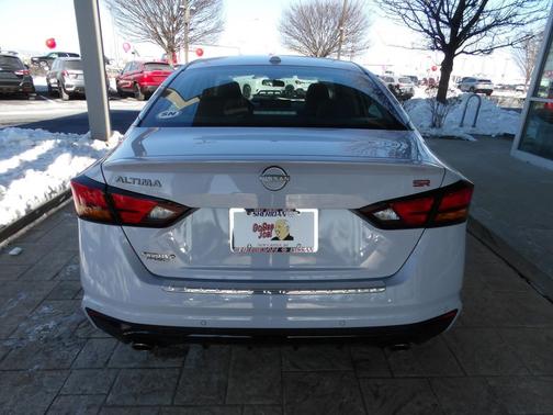 2023 Nissan Altima SR FWD