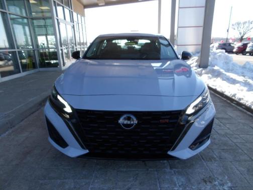 2023 Nissan Altima SR FWD