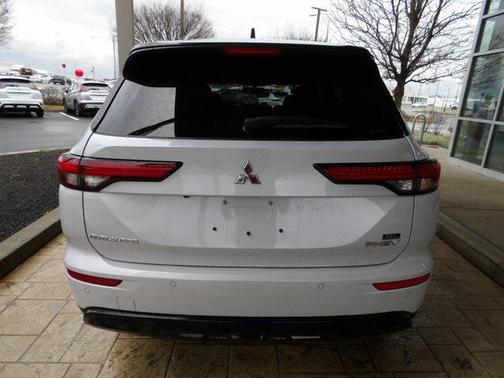 2025 Mitsubishi Outlander PHEV SEL