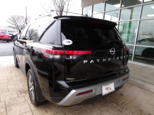 2024 Nissan Pathfinder SL 4WD
