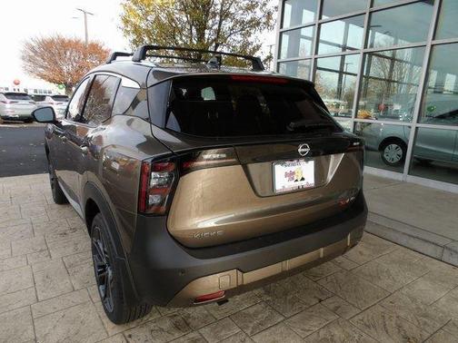 2026 Nissan Kicks SR