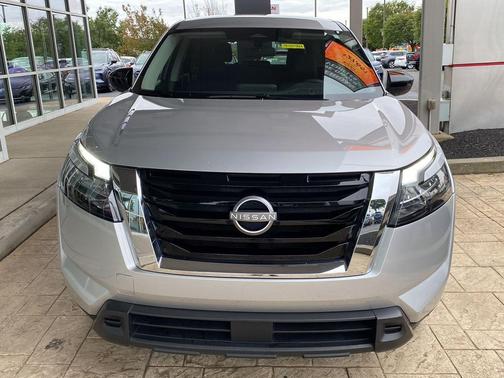 Brilliant Silver Metallic 2024 Nissan Pathfinder S 4WD