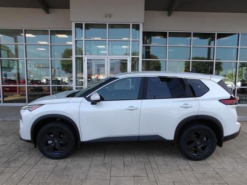 Everest White Pearl Tricoat 2026 Nissan Rogue SV