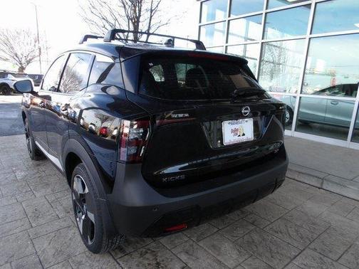 2026 Nissan Kicks SR